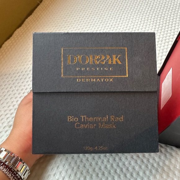 Marvelous Signature Skincare System - White and Gold - Picture 9 of 14